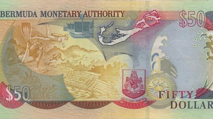 バミューダの通貨とチップ
