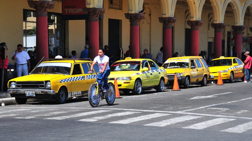 サンサルバドルの主な交通手段