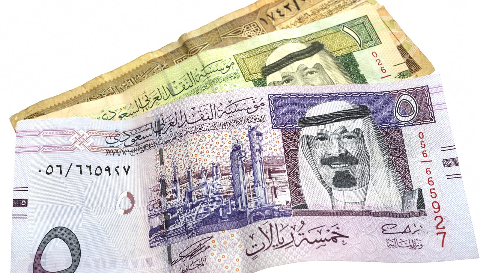サウジアラビアの通貨とチップ