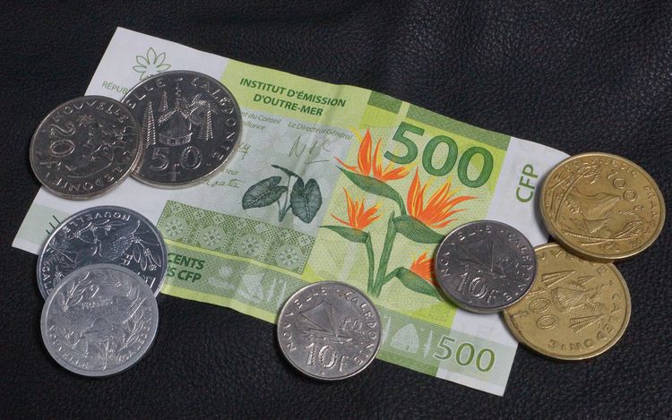 ニューカレドニアの通貨とチップ