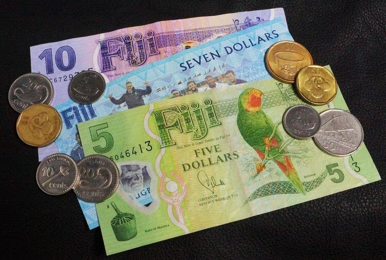 Fiji - Currency & Tipping