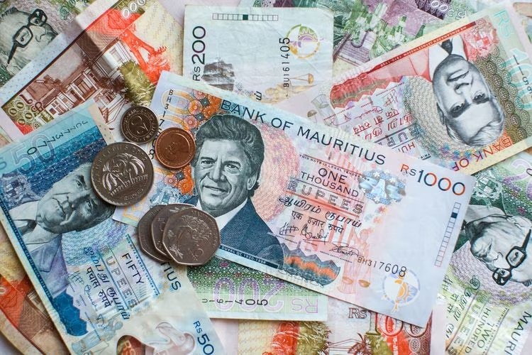 Mauritius - Currency & Tipping