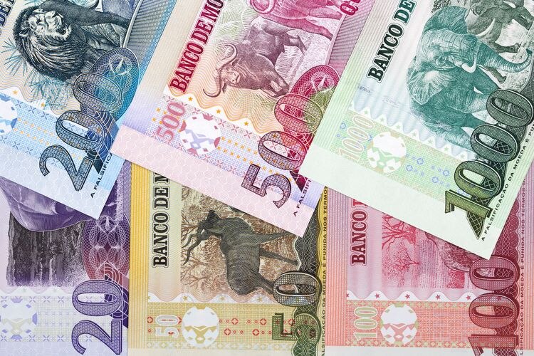 Mozambique - Currency & Tipping