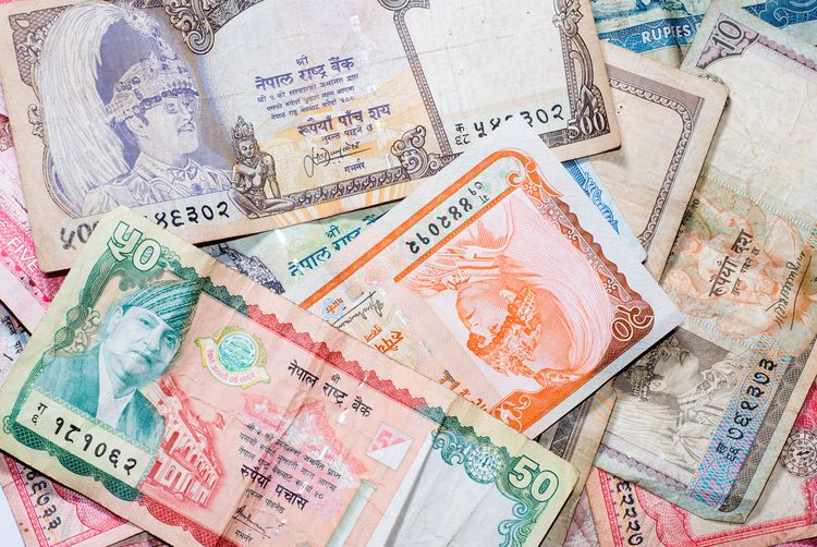 ネパールの通貨とチップ