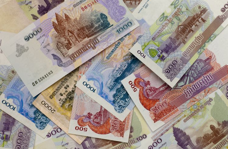 カンボジアの通貨とチップ