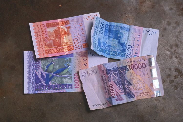 Guinea-Bissau - Currency at Tipping