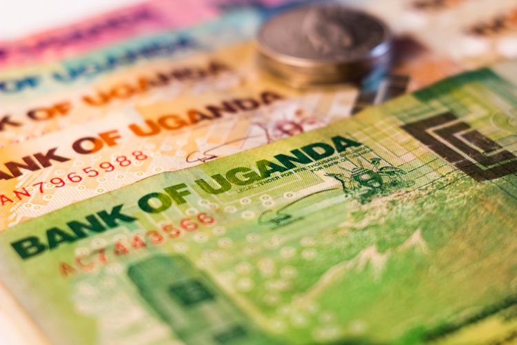 ウガンダの通貨とチップ