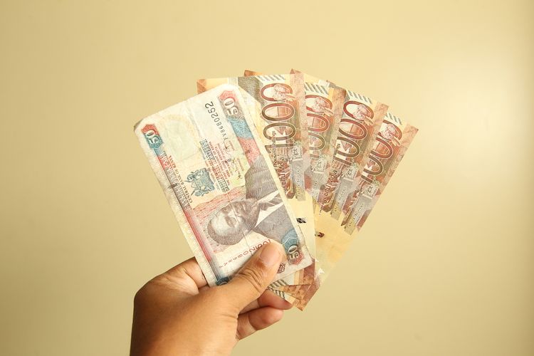 ケニアの通貨とチップ
