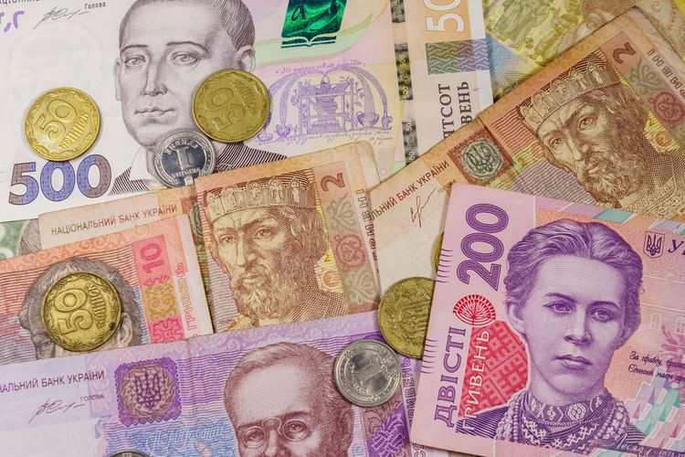 ウクライナの通貨とチップ