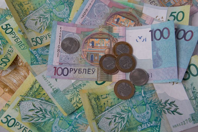 ベラルーシの通貨とチップ