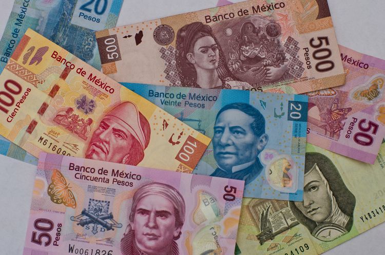 メキシコの通貨とチップ