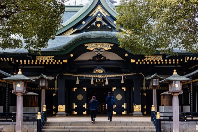 穴八幡宮　本殿