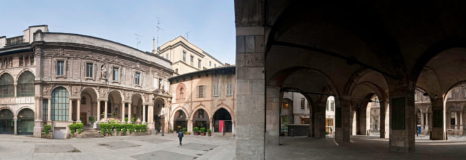 ミラノ　メルカンティ広場