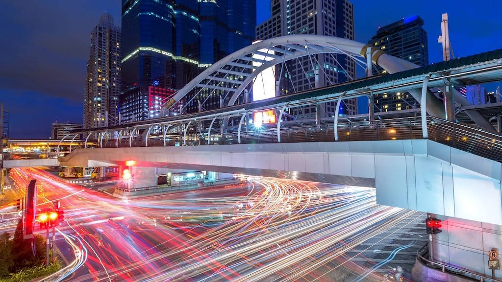 シーロムの夜は刺激的！？少し大人向けナイトスポットを紹介！