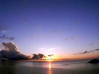 小笠原諸島、父島から見る夕日