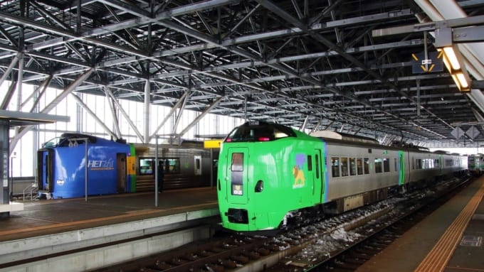 旭川駅に停車中の特急ライラック