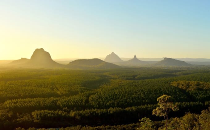 グラスハウス・マウンテンズ（オーストラリア・サンシャインコースト）