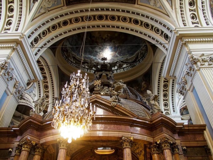 ヌエストラ・セニョーラ・デル・ピラール聖堂（スペイン・サラゴサ）