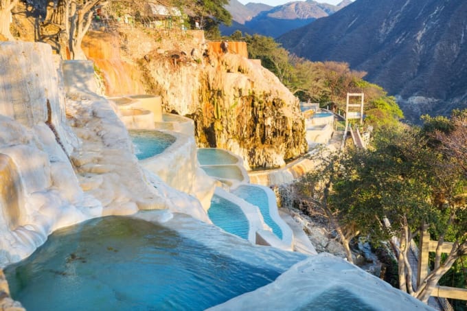 トラントンゴ洞窟温泉（メキシコ）
