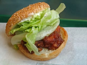 ラッキーピエロ　チャイニーズチキンバーガー