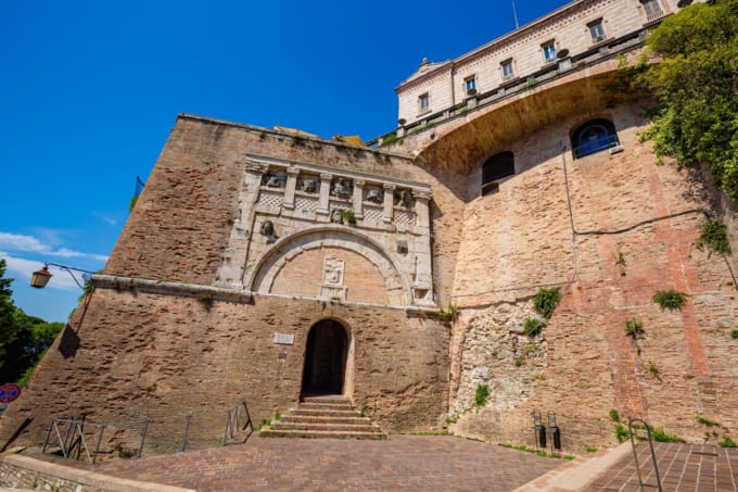 パオリーナ要塞（ロッカ・パオリーナ）