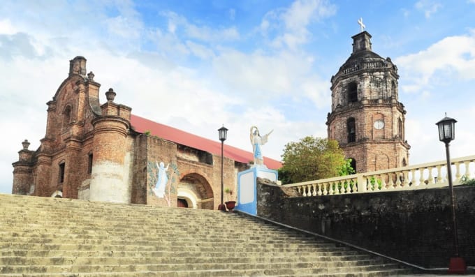 サンタ・マリア教会（ヌエストラ・セニョーラ・デ・ラ・アスンシオン教会）