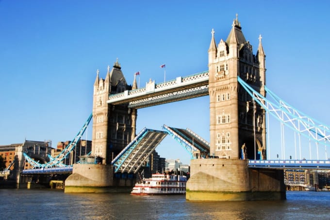 タワーブリッジ（イギリス・ロンドン）