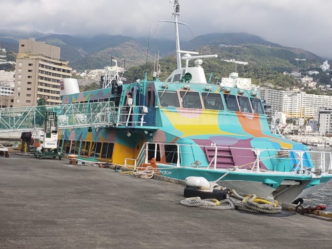 セブンジェット友、熱海港停泊中