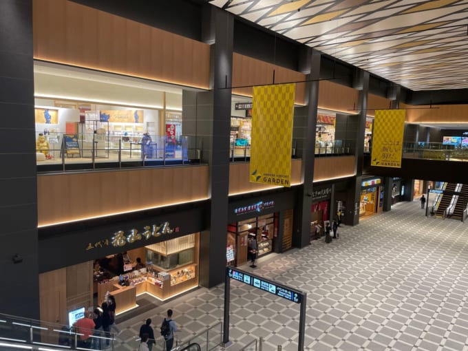 多種多様なお店がある羽田エアポートガーデン