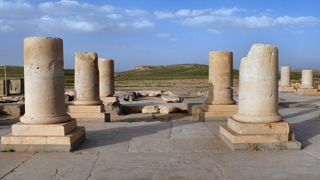 世界最古の大帝国、古代ペルシアの世界遺産パサルガダエ考古遺跡
