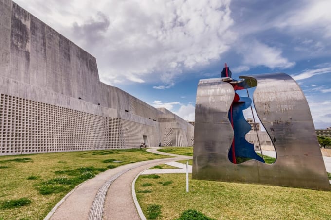沖縄県立博物館・美術館（おきみゅー）