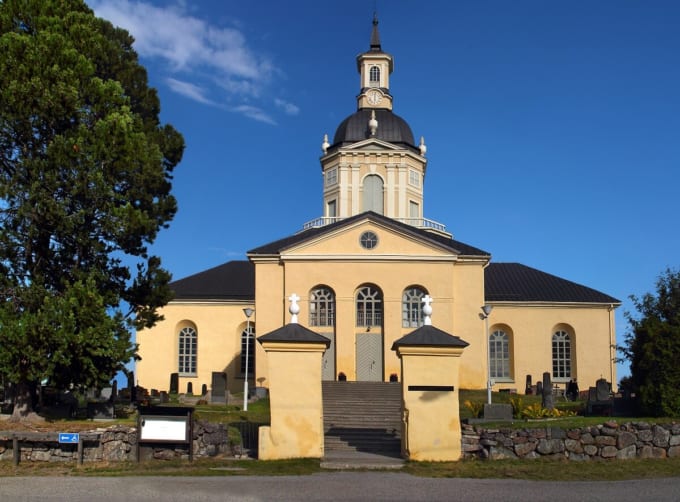 アラトルニオ教会（世界遺産：シュトゥルーヴェの三角点アーチ観測地点群 )