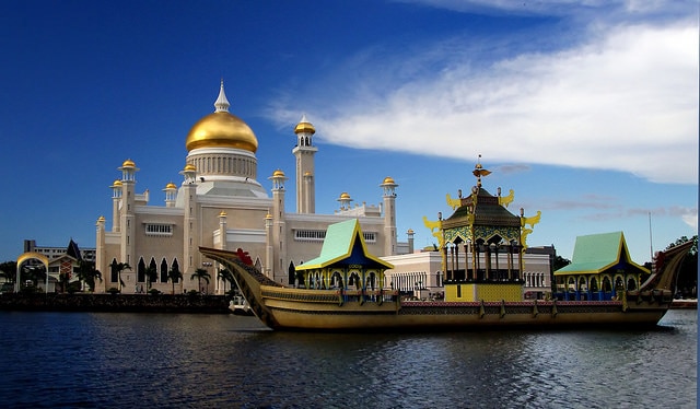 アジア最大級モスクのあるバンダルスリブガワン 観光おすすめスポット7選 Skyticket 観光ガイド