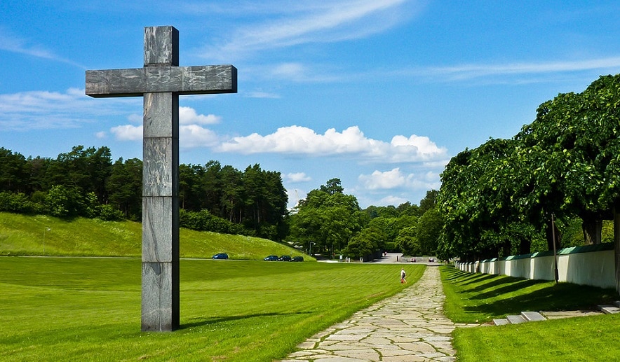 「森の墓地」という名の世界遺産！スウェーデンのスクーグシュルコゴーデン