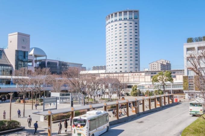 新浦安駅南口前