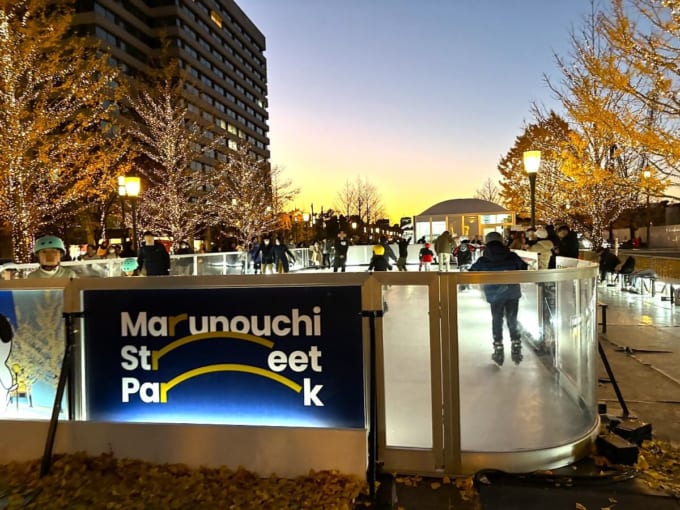 「Marunouchi Street Park 2024 Winter」スケートリンク