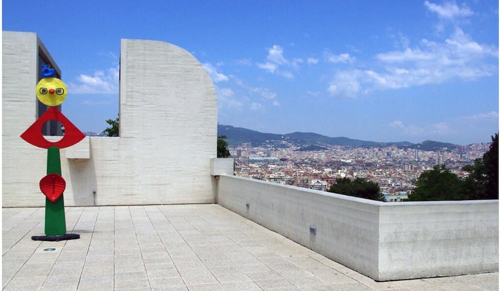 バルセロナ出身の画家ジョアン・ミロの魅力あふれる「ミロ美術館」