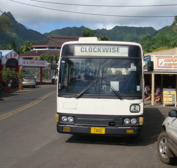 ラロトンガのバス