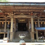 西国三十三所霊場の第一番札所としても有名な青岸渡寺