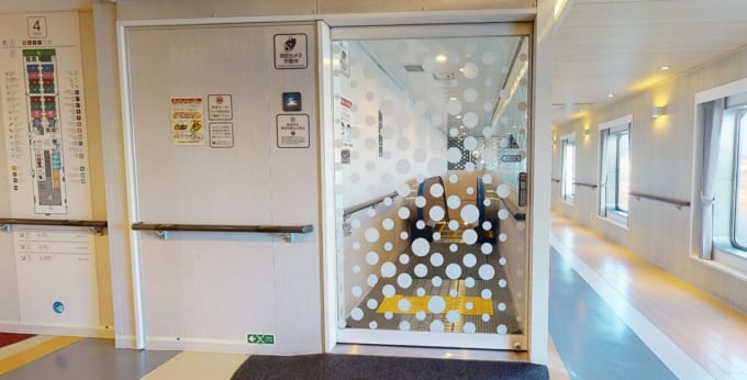 津軽海峡フェリーのエスカレーター