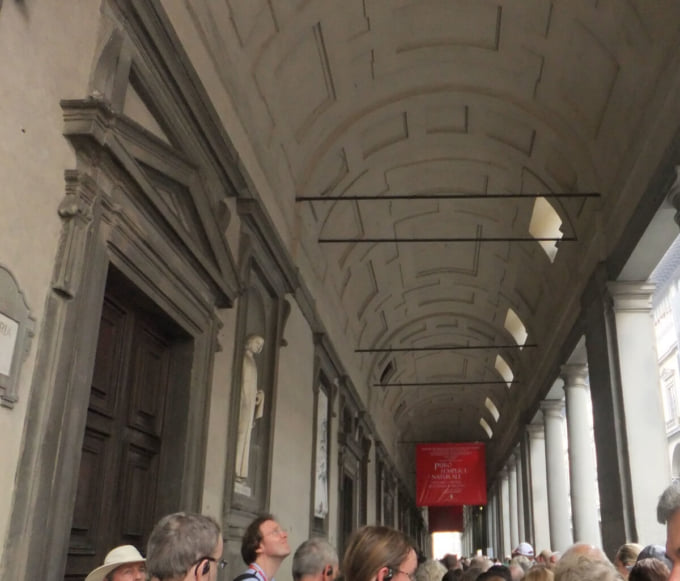 ウフィツィ美術館 予約者専用入場列