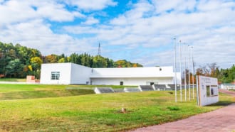 青森県立美術館