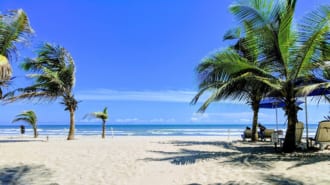 アクラのビーチ（ガーナの首都）