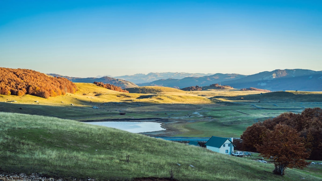 世界遺産ドゥルミトル国立公園でモンテネグロの大自然をトレッキング！