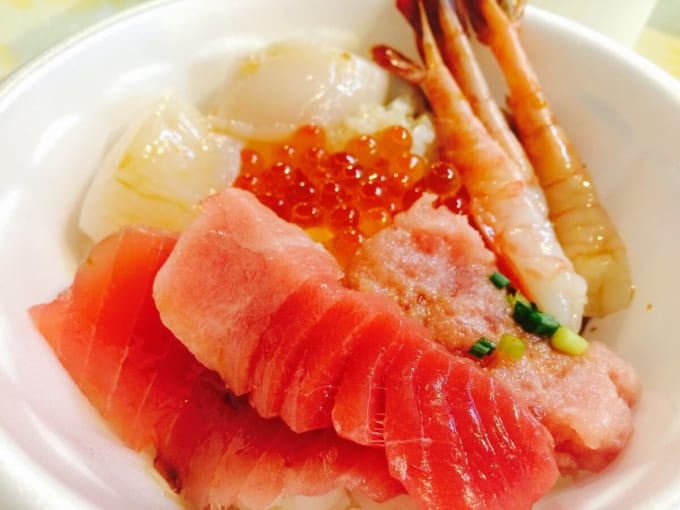 青森魚菜センター「のっけ丼」