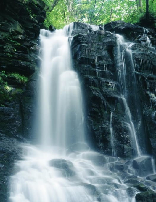 錦見の滝（鹿角市大湯温泉）