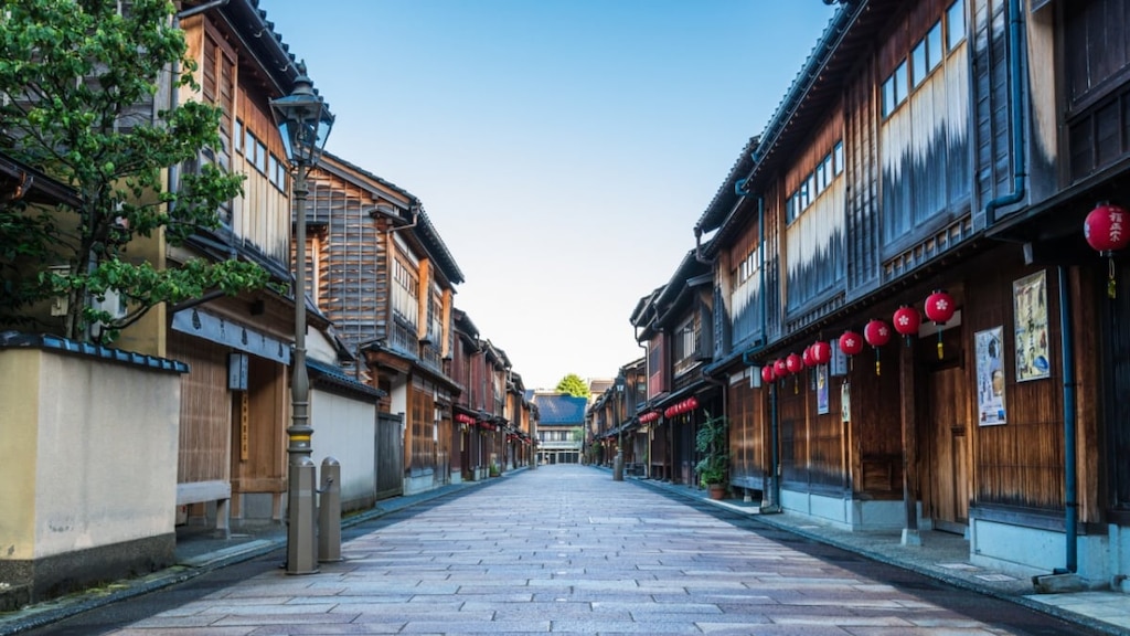 情緒あふれる街並みが圧巻！金沢観光の定番・ひがし茶屋街を歩こう