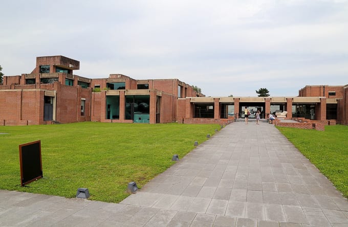 LaM（リール・ヴィルヌーヴ＝ダスク・アウトサイダーアート近現代美術館）