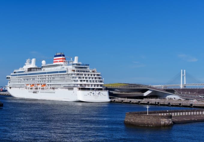 大さん橋国際客船ターミナルに寄港「飛鳥Ⅲ」