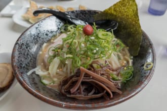 沖縄県那覇市「白虎」梅虎ラーメン